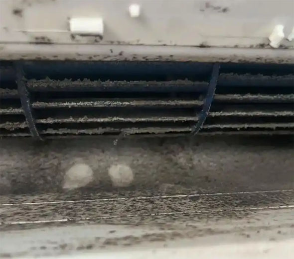 陵水空调吹的风有股烧焦味是怎么回事